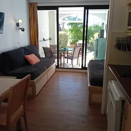 26m With Garden Terrace With Pool